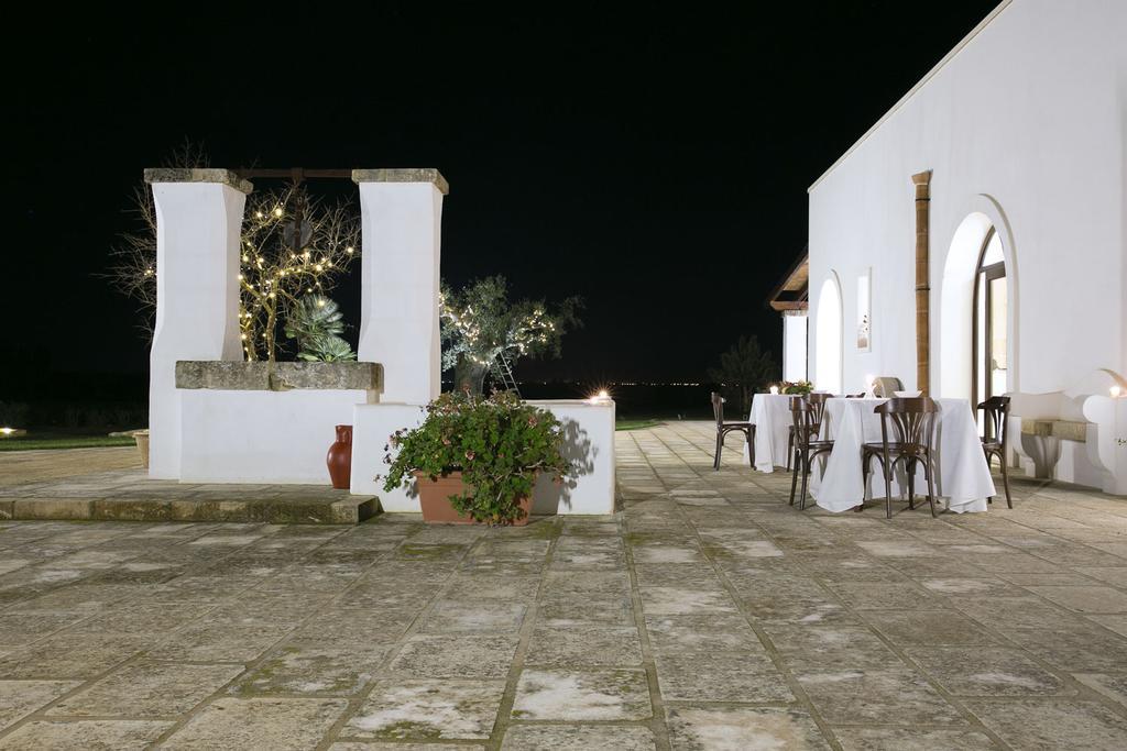 Tenutayala - Residenza Agrituristica Parabita Exteriör bild