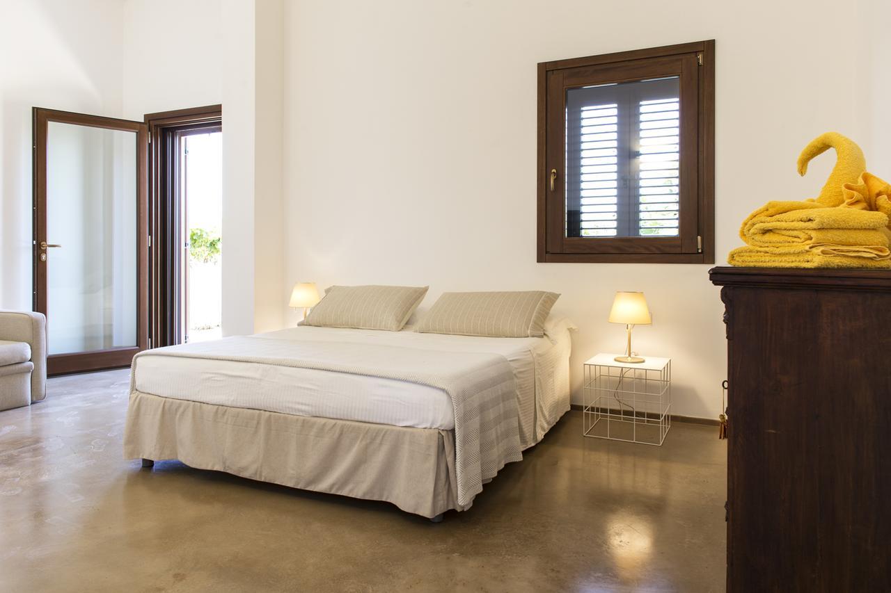 Tenutayala - Residenza Agrituristica Parabita Exteriör bild