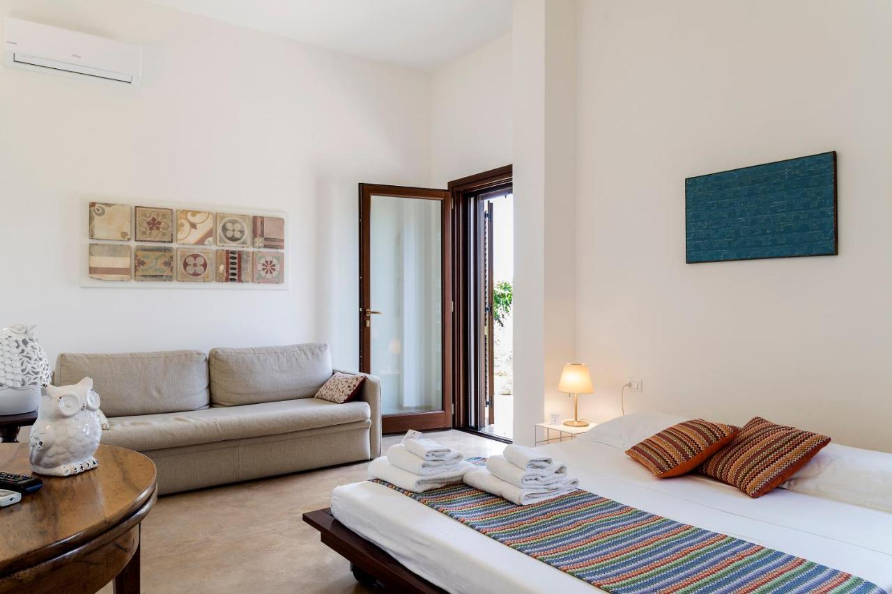 Tenutayala - Residenza Agrituristica Parabita Exteriör bild